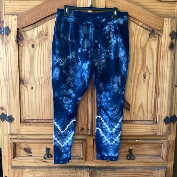 Women’s Chico’s Zenergy blue tie dyed leggings pants - size 2 (L/12) - Picture 2 of 5
